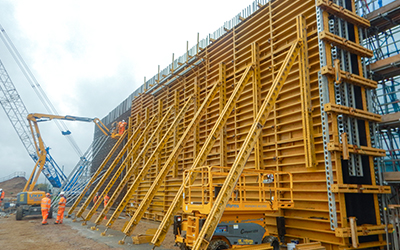 A14 - Huntingdon, United Kingdom.
The massive abutments required a featured face on the exposed concrete. This was handled by attaching EFCO PLATE GIRDER panels with self-tapping screws. Gallery Image